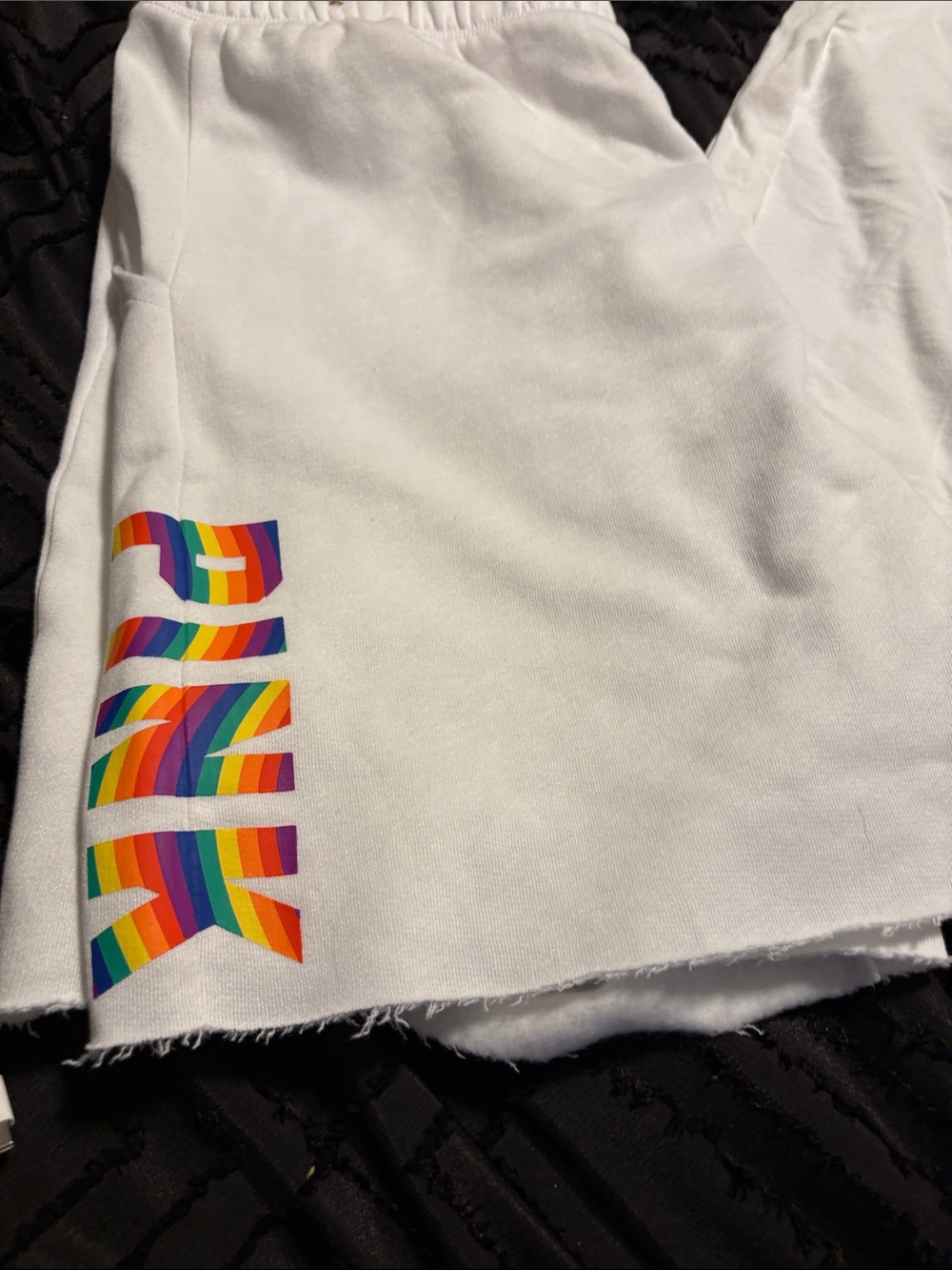 New Large pink Victoria's Secret White' Tee shirt,short& flip flop size 7/8 - Picture 2 of 4